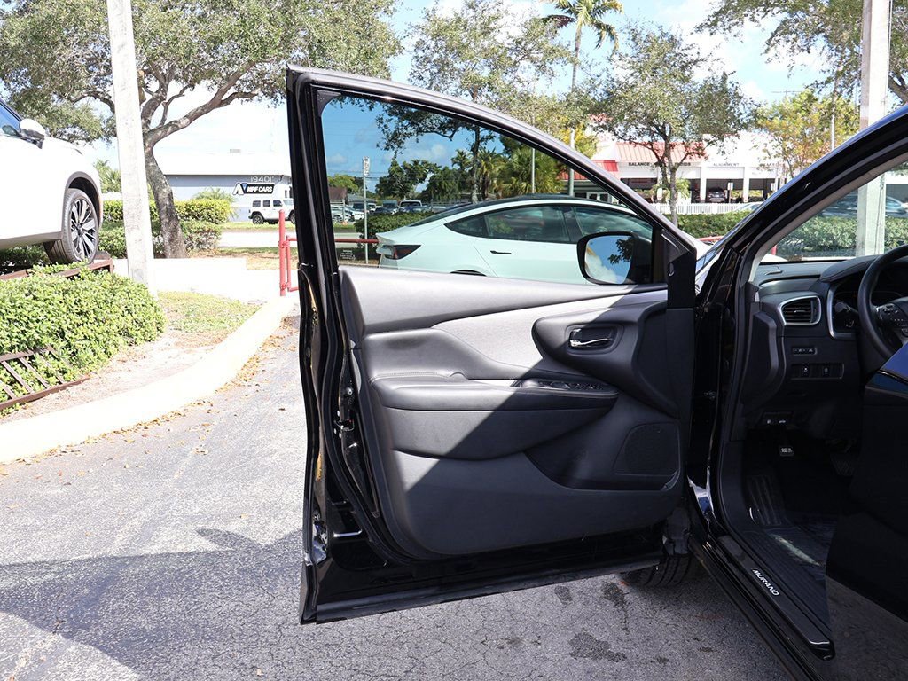 Used 2024 Nissan Murano SV w/ SV Midnight Edition Package image 21