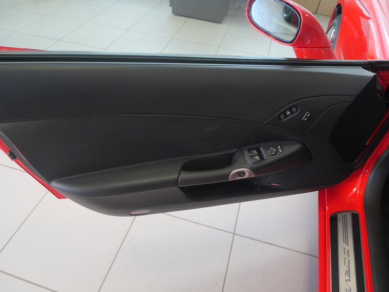 Used 2010 Chevrolet Corvette Coupe w/ Preferred Equipment Group image 8