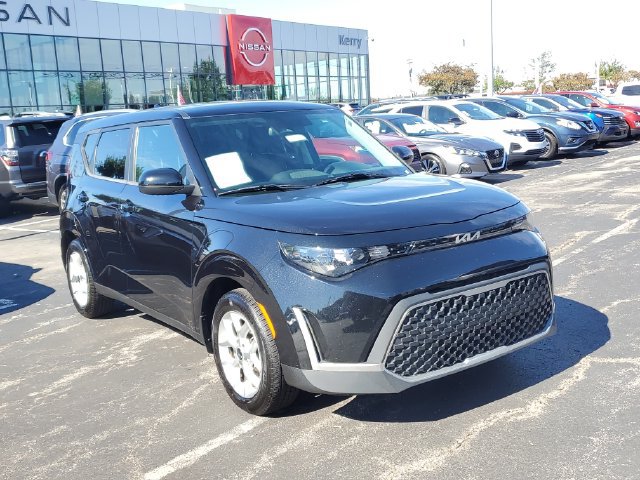Used 2023 Kia Soul LX w/ LX Technology Package FWD image 31