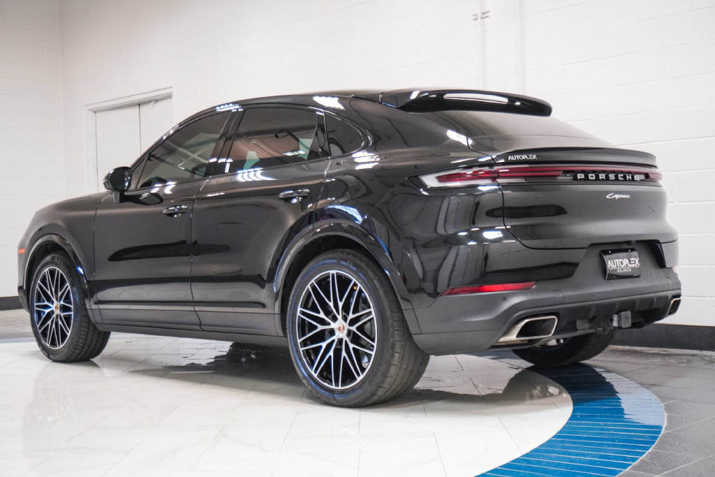 Used 2024 Porsche Cayenne Coupe AWD/4WD image 31