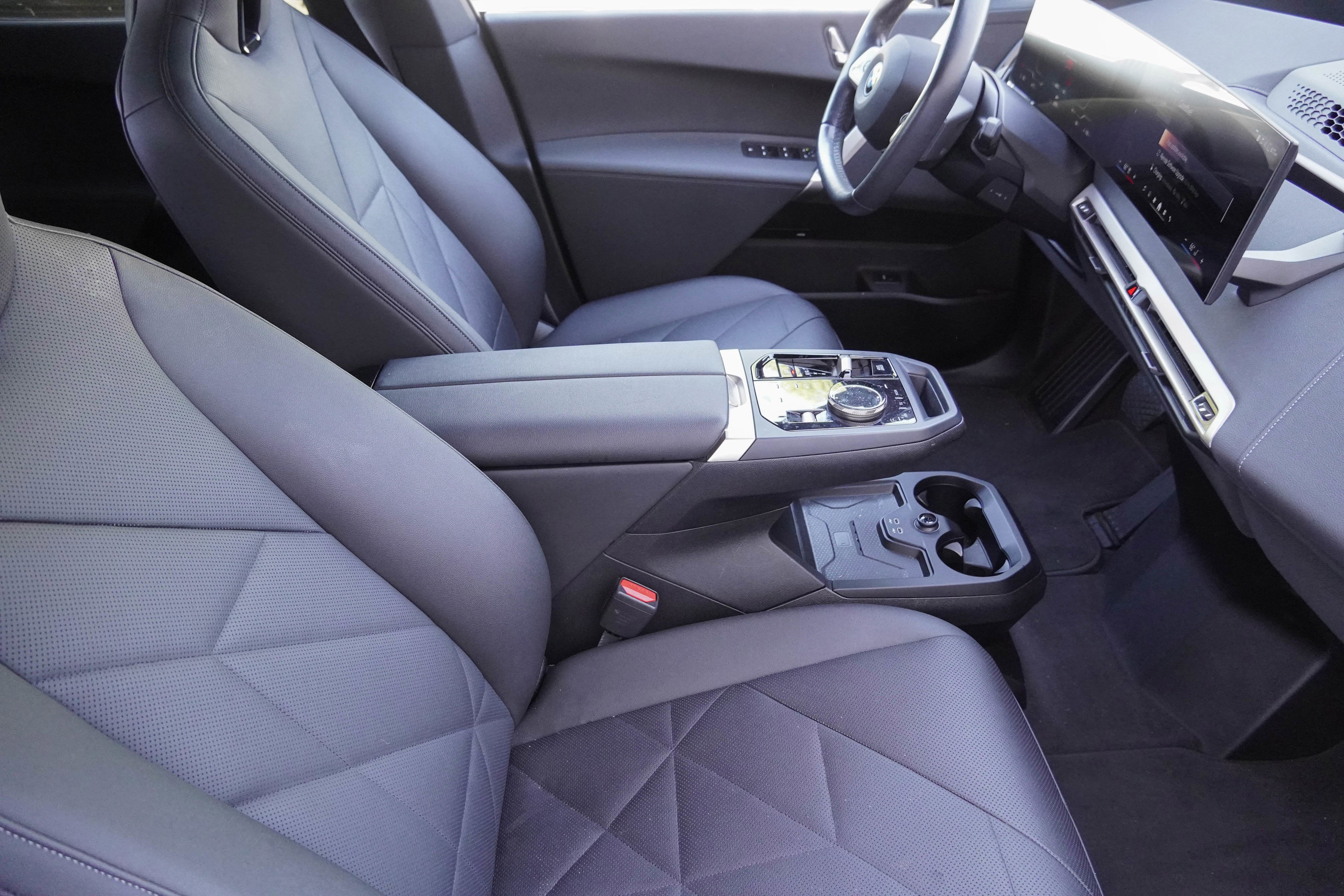 Certified 2024 BMW iX xDrive50 w/ Sport Package AWD/4WD image 12