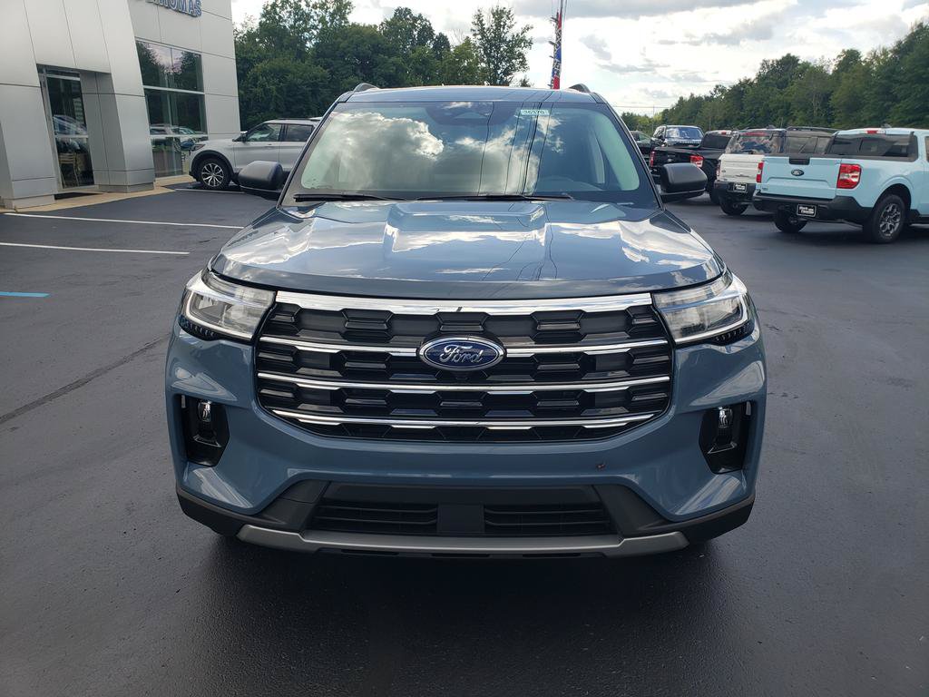 New 2026 Ford Explorer Active w/ Active Comfort Package AWD/4WD image 2