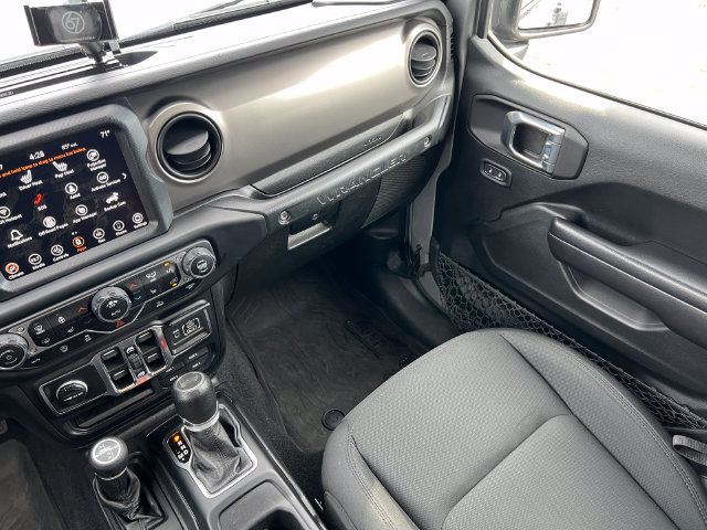 Used 2021 Jeep Wrangler Unlimited Sport AWD/4WD image 36