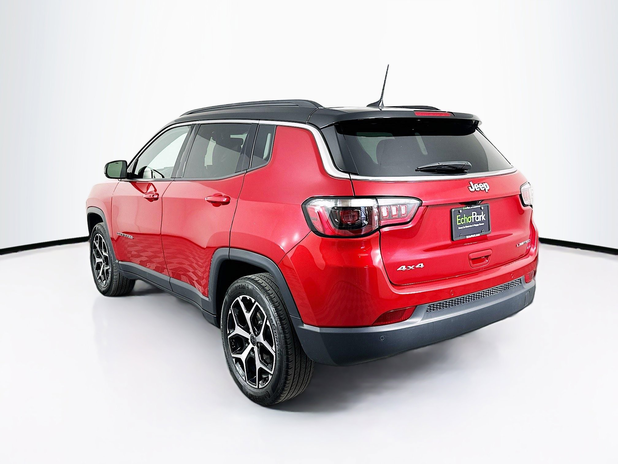 Used 2025 Jeep Compass Limited image 5