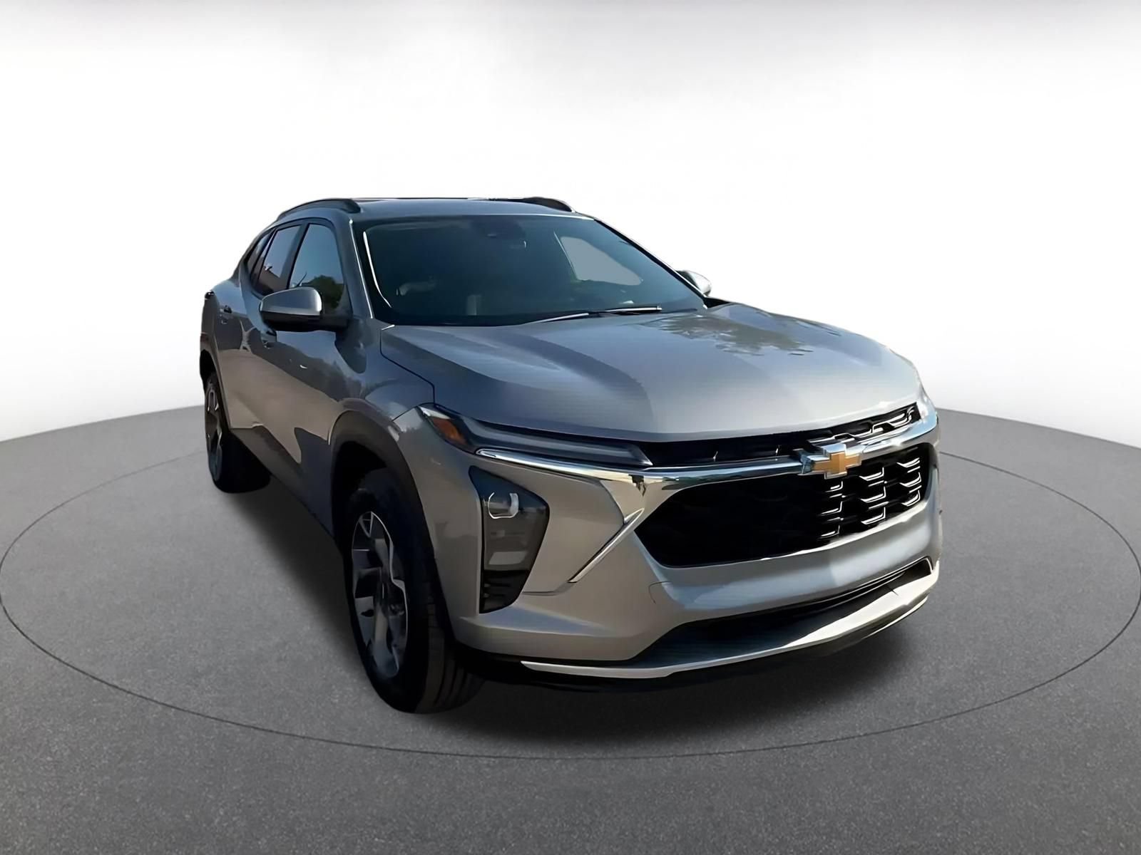 Used 2025 Chevrolet Trax LT FWD image 3