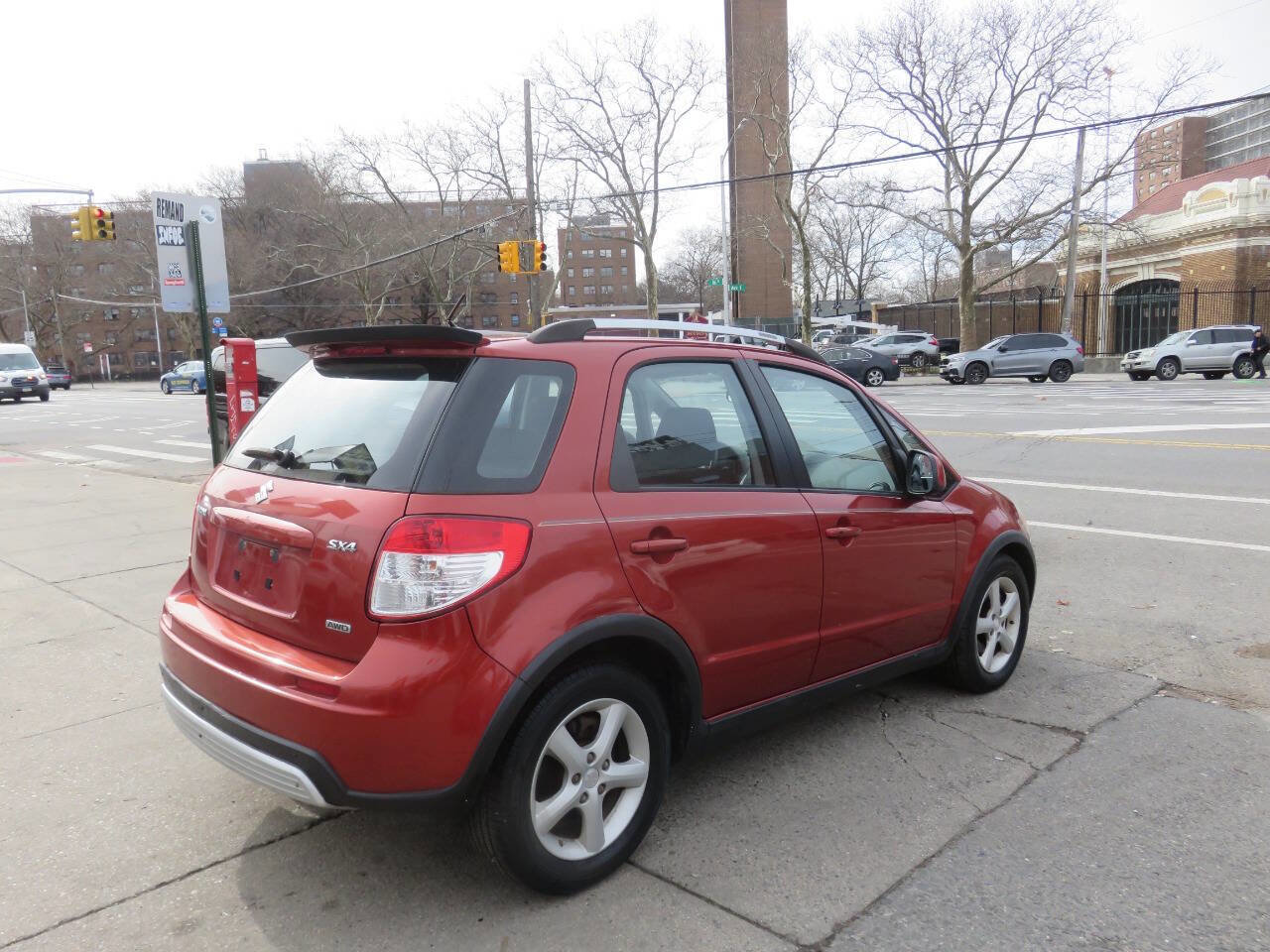 Used 2008 Suzuki SX4 AWD Hatchback w/ Touring Pkg image 4