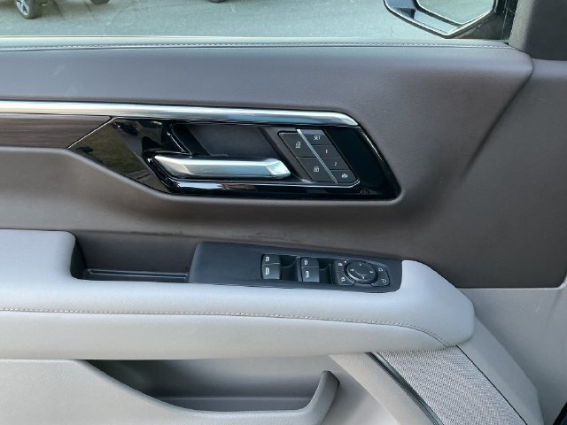 Used 2025 Chevrolet Tahoe LT w/ Comfort Package RWD image 15