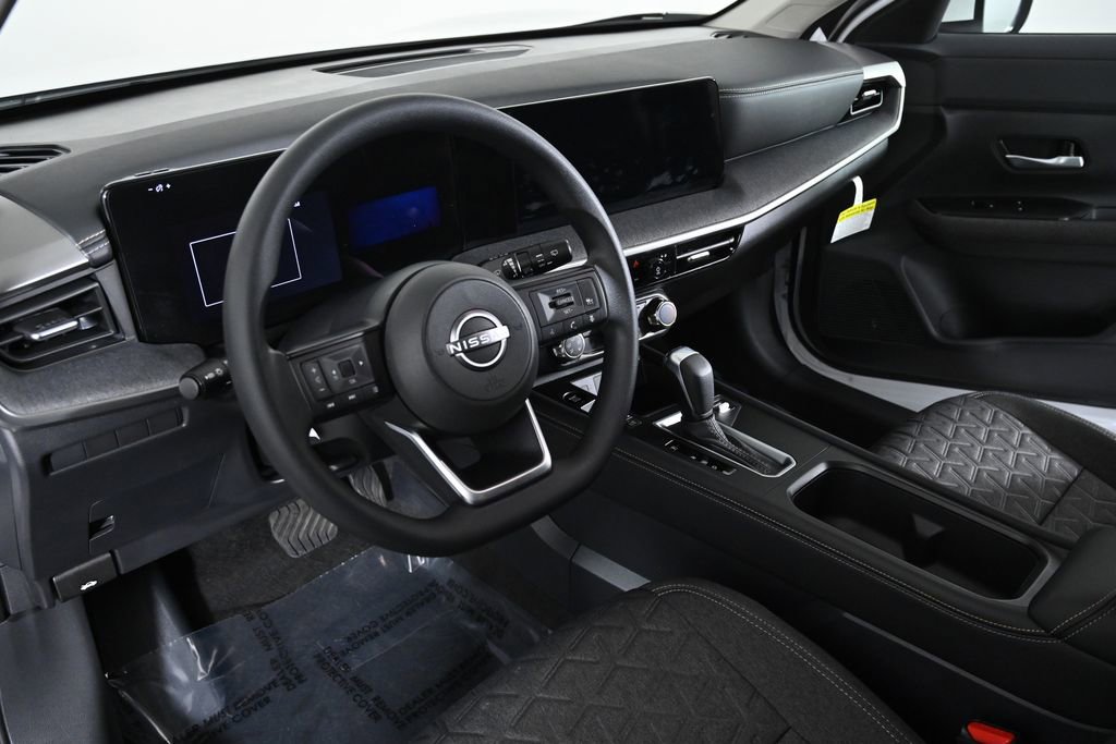 Used 2025 Nissan Kicks SV w/ SV Premium Package image 11