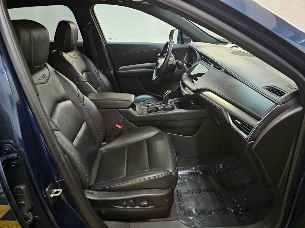 Used 2020 Cadillac XT4 Premium Luxury image 11