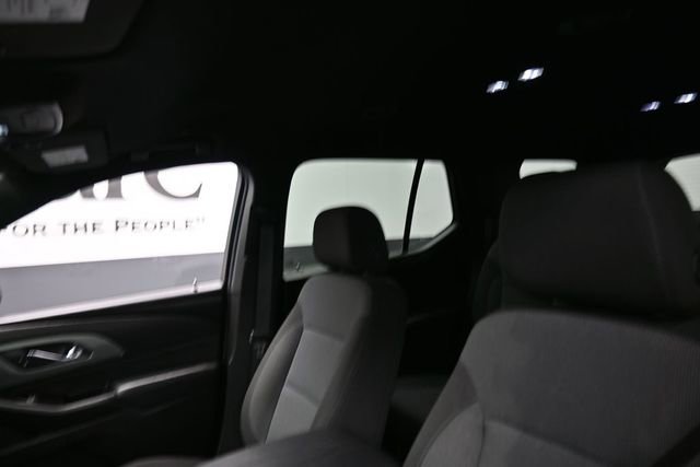 Used 2023 Chevrolet Traverse LT FWD image 17