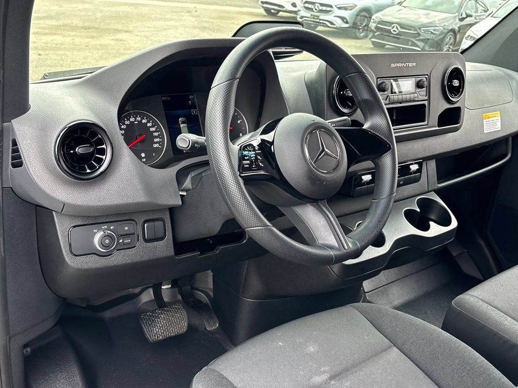 Used 2025 Mercedes-Benz Sprinter 2500 image 12