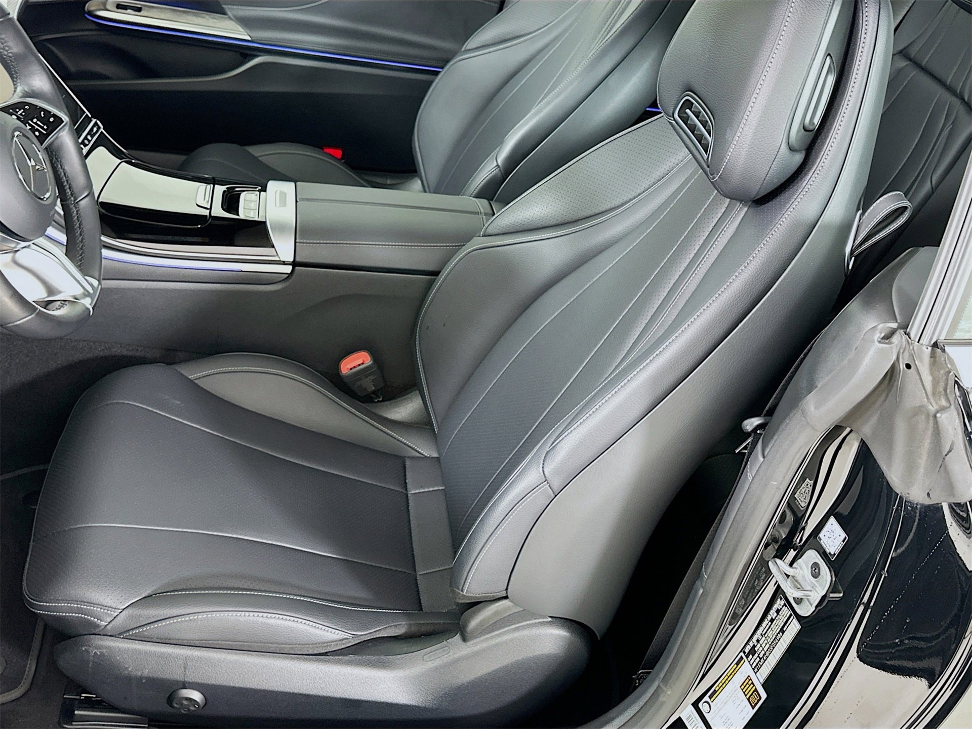 Used 2025 Mercedes-Benz CLE 300 4MATIC Cabriolet image 21