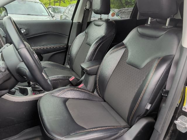 Used 2017 Jeep Compass Latitude w/ Popular Equipment Group AWD/4WD image 12