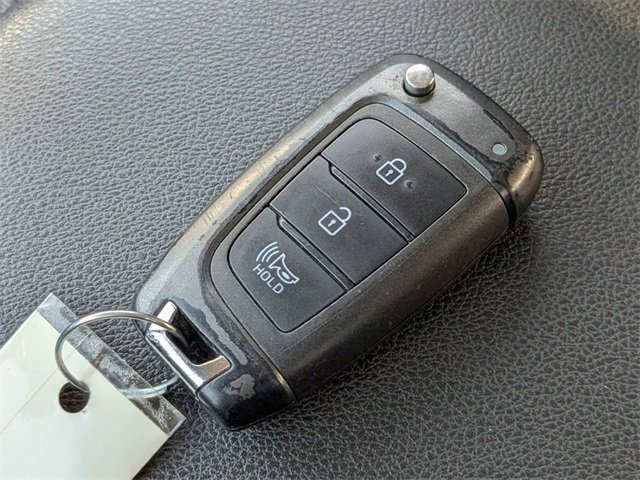 Used 2022 Hyundai Kona SE image 5