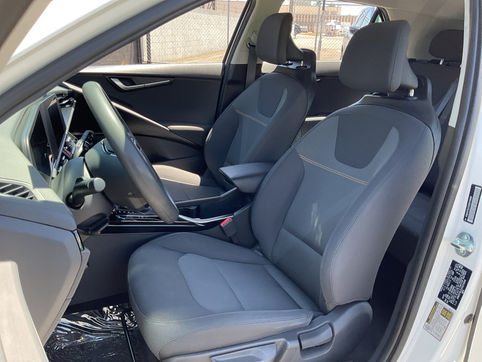 Used 2025 Kia Niro LX FWD image 18