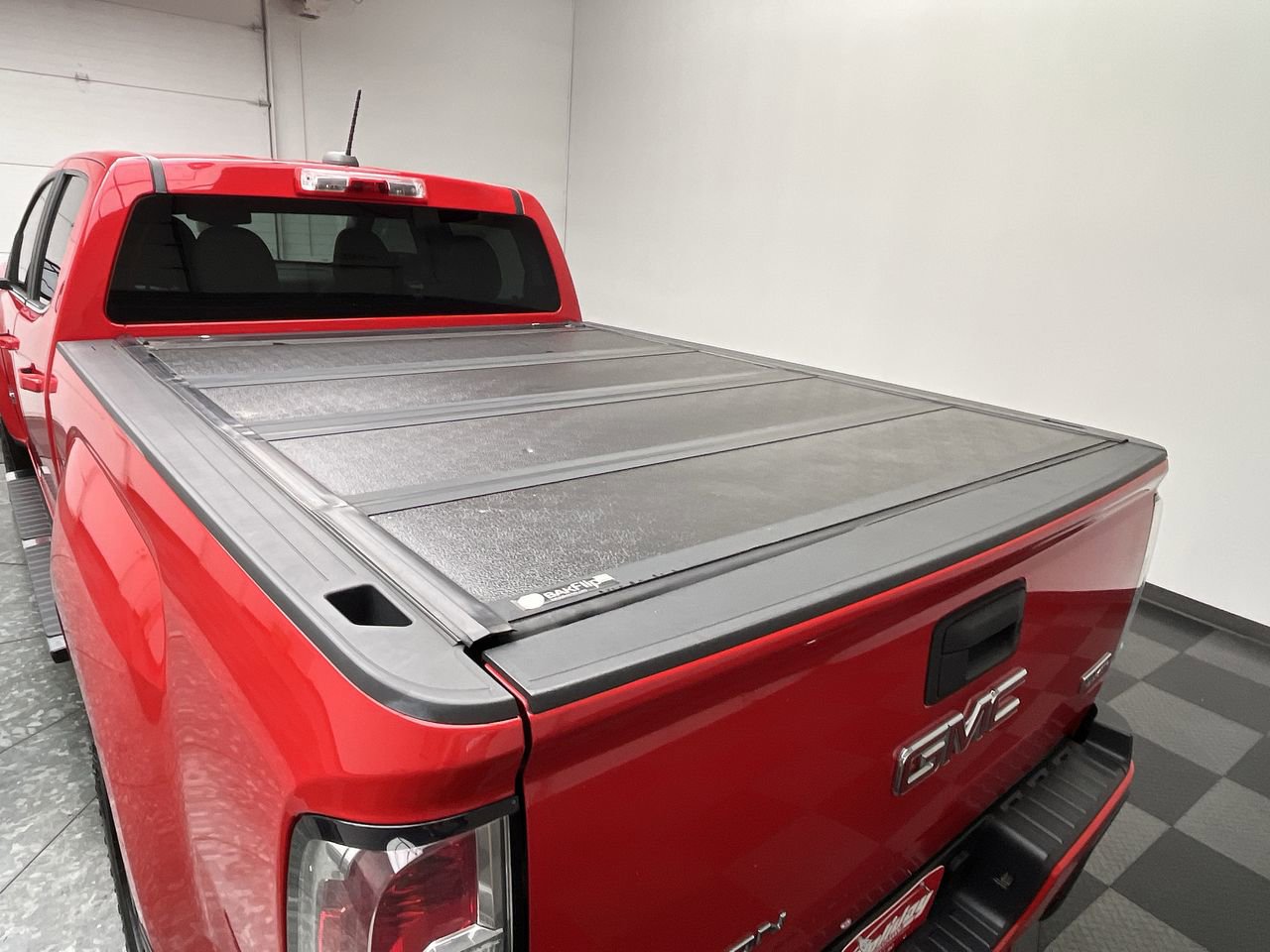 Used 2015 GMC Canyon SLE AWD/4WD image 28