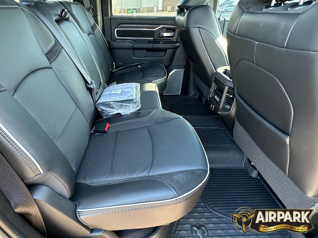New 2025 RAM 2500 Laramie AWD/4WD image 13