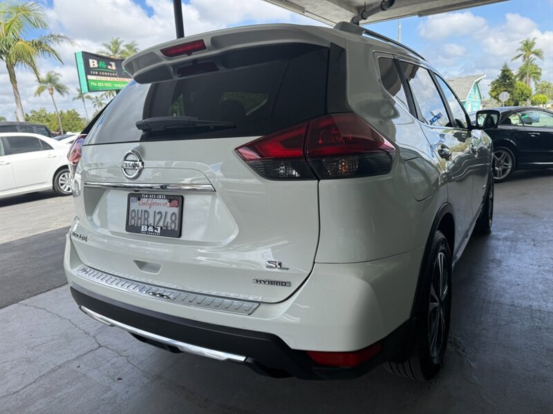 Used 2018 Nissan Rogue SL image 10