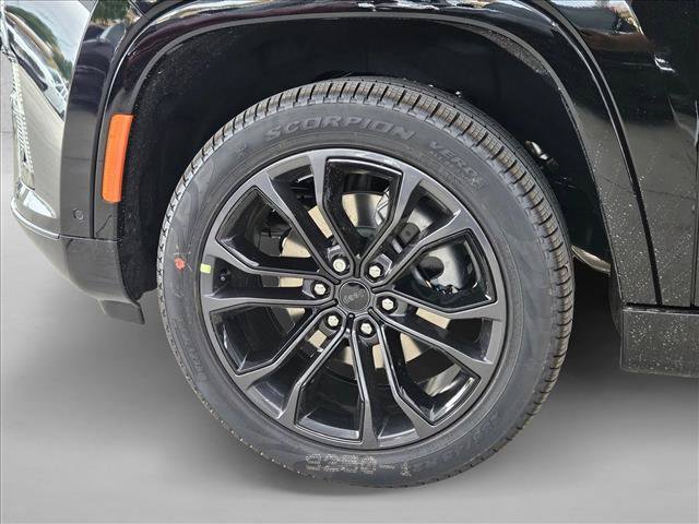 New 2026 Jeep Grand Wagoneer Summit AWD/4WD image 10