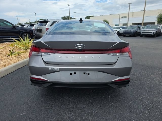 Used 2023 Hyundai Elantra SEL FWD image 13