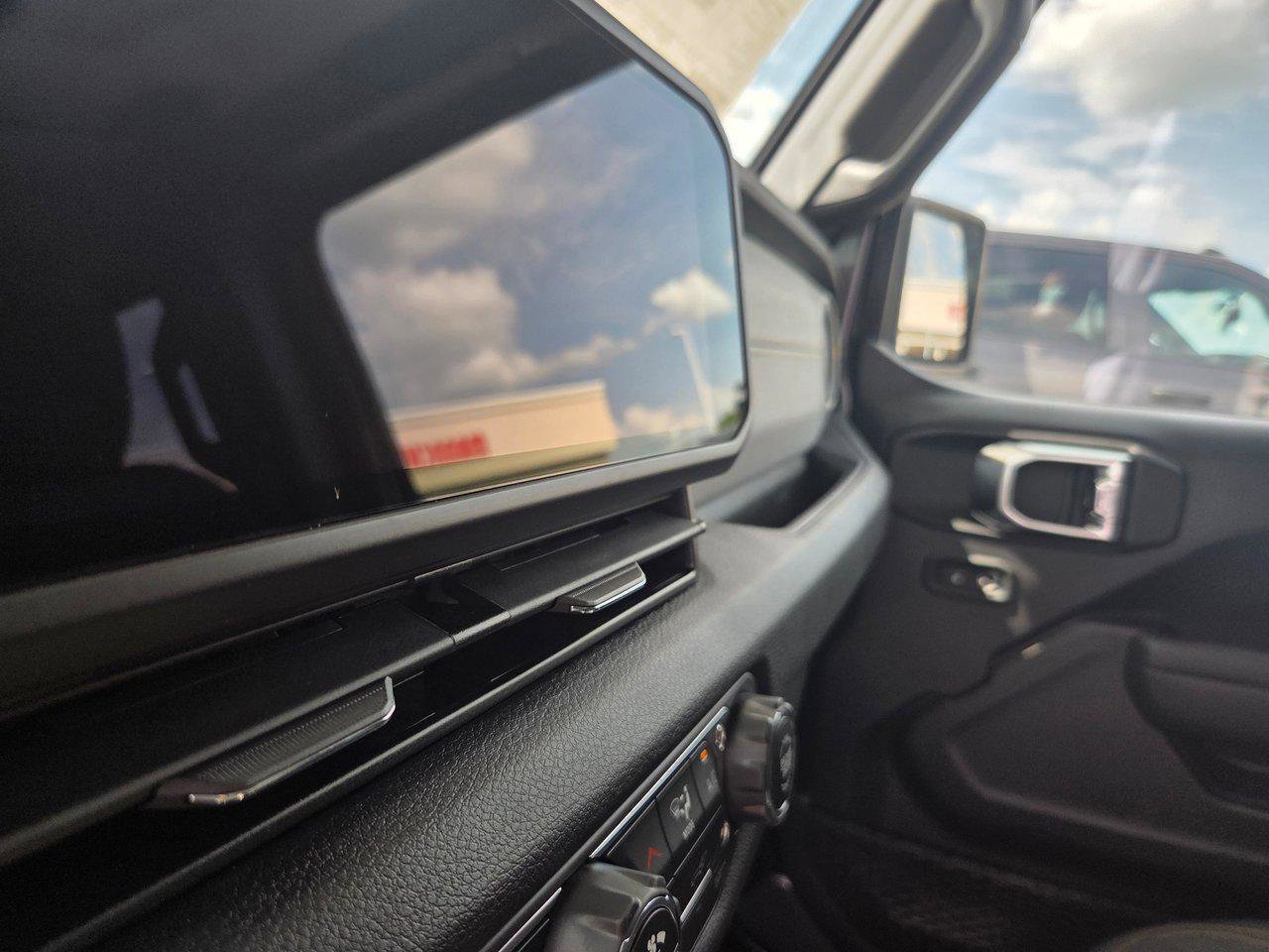 New 2025 Jeep Gladiator Sport S image 11