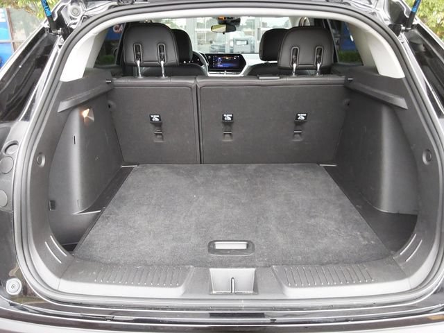 Used 2025 Chevrolet Trax LT FWD image 9