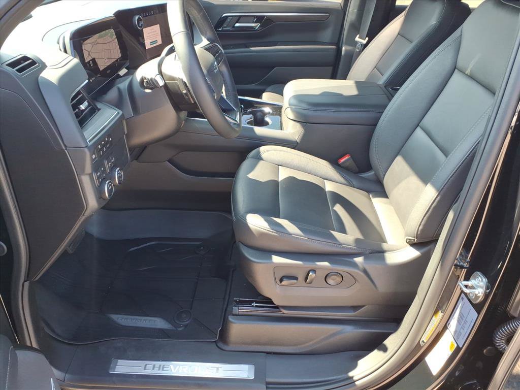 Used 2025 Chevrolet Tahoe Z71 w/ Comfort Package AWD/4WD image 12