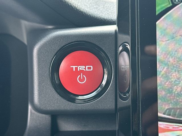 Certified 2025 Toyota 4Runner TRD Off-Road Premium image 19