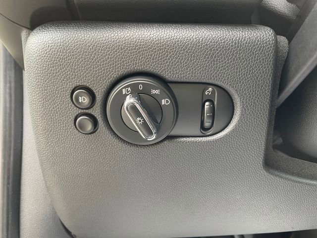 Used 2019 MINI Cooper S image 15