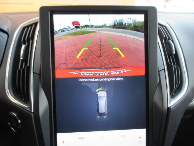 Used 2024 Ford Edge Titanium image 14