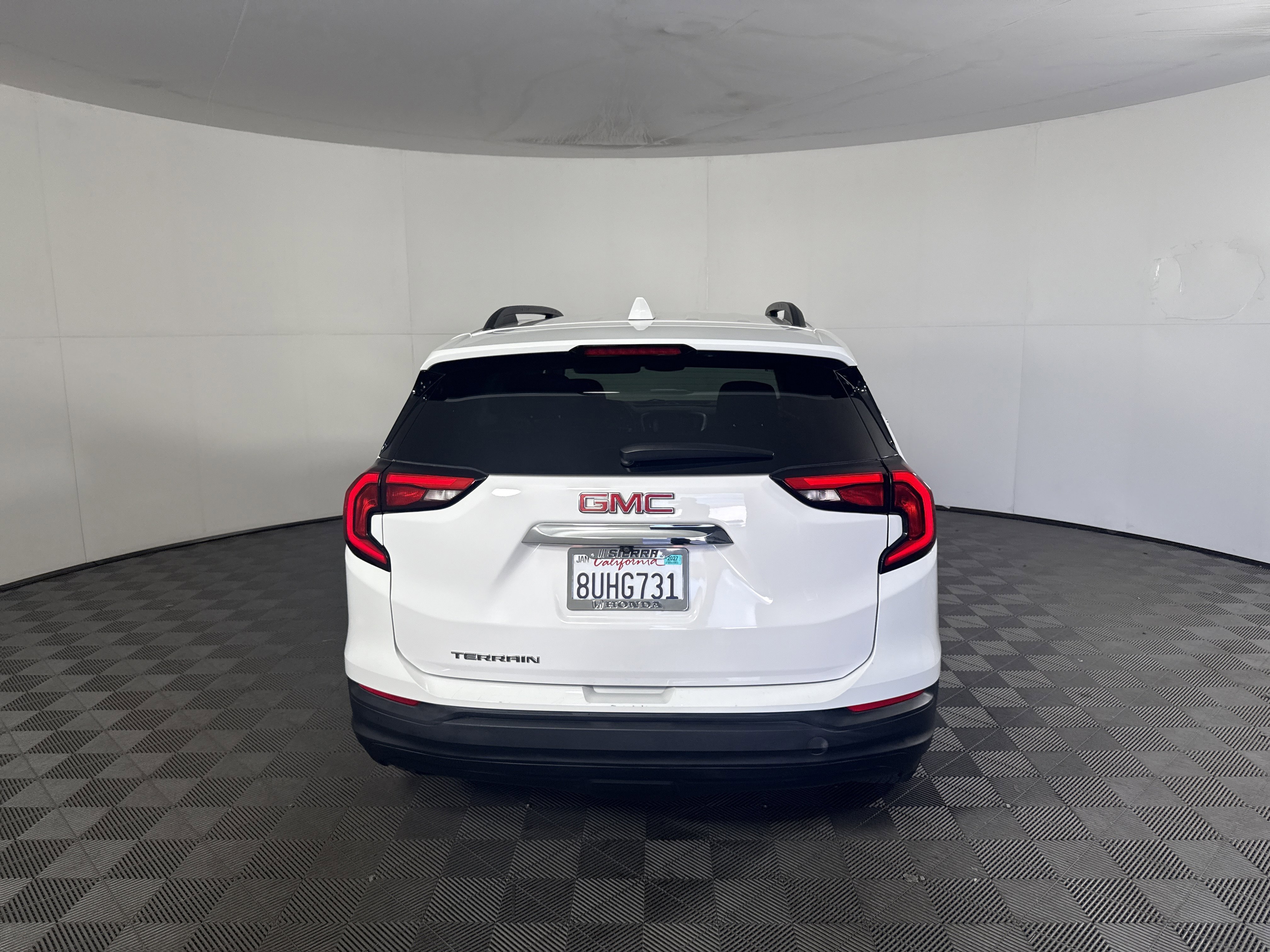 Used 2020 GMC Terrain SLE w/ Driver Convenience Package image 6