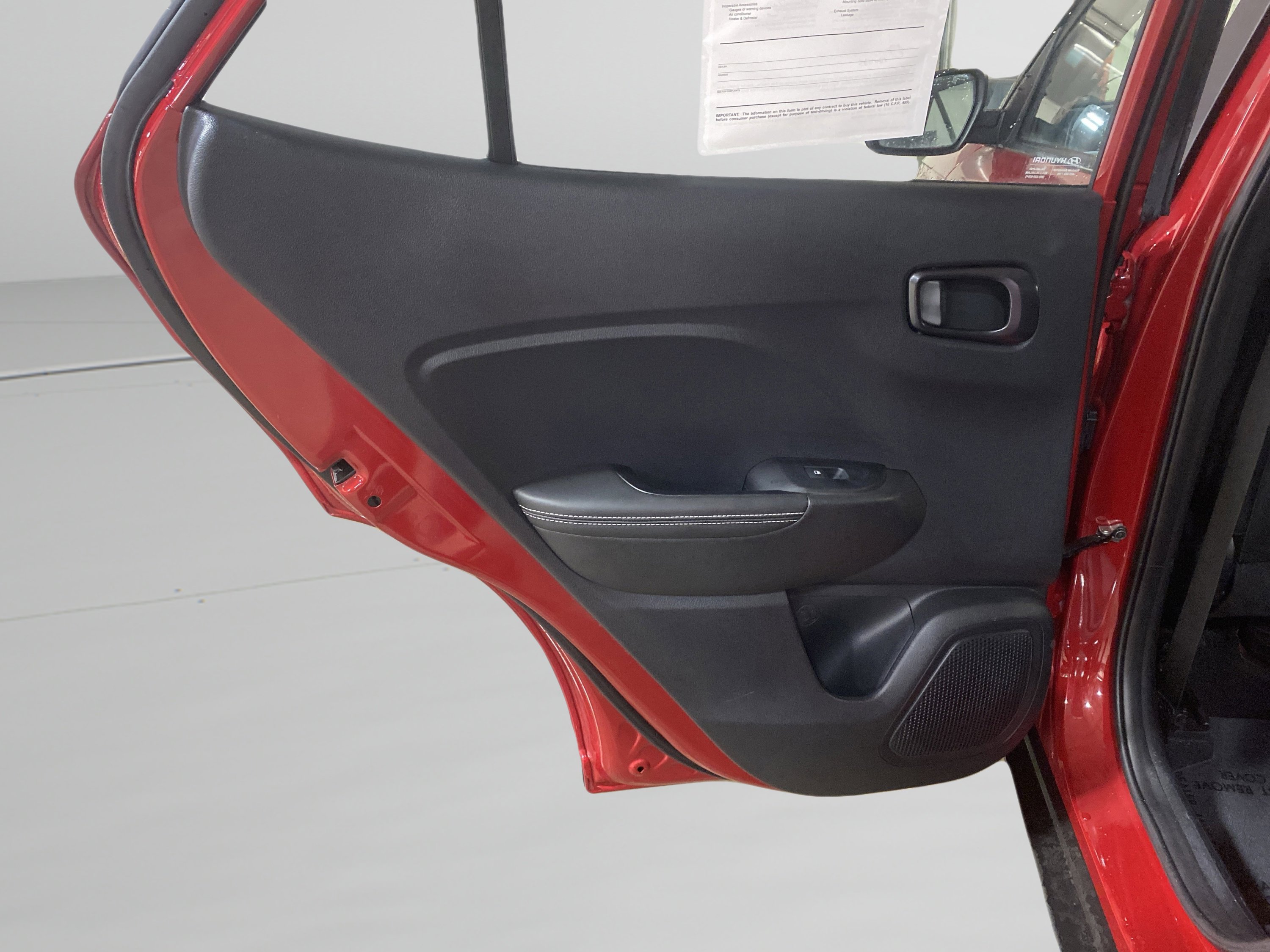 Used 2023 Hyundai Venue Limited w/ Cargo Package image 10