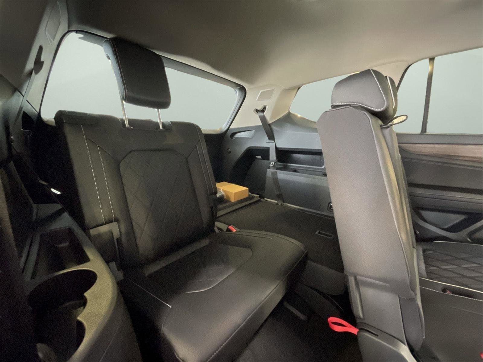 New 2026 Volkswagen Atlas SEL Premium R-Line image 12