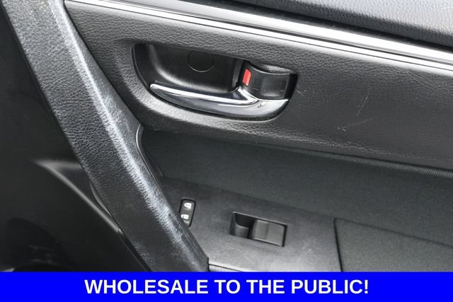 Used 2018 Toyota Corolla LE FWD image 29