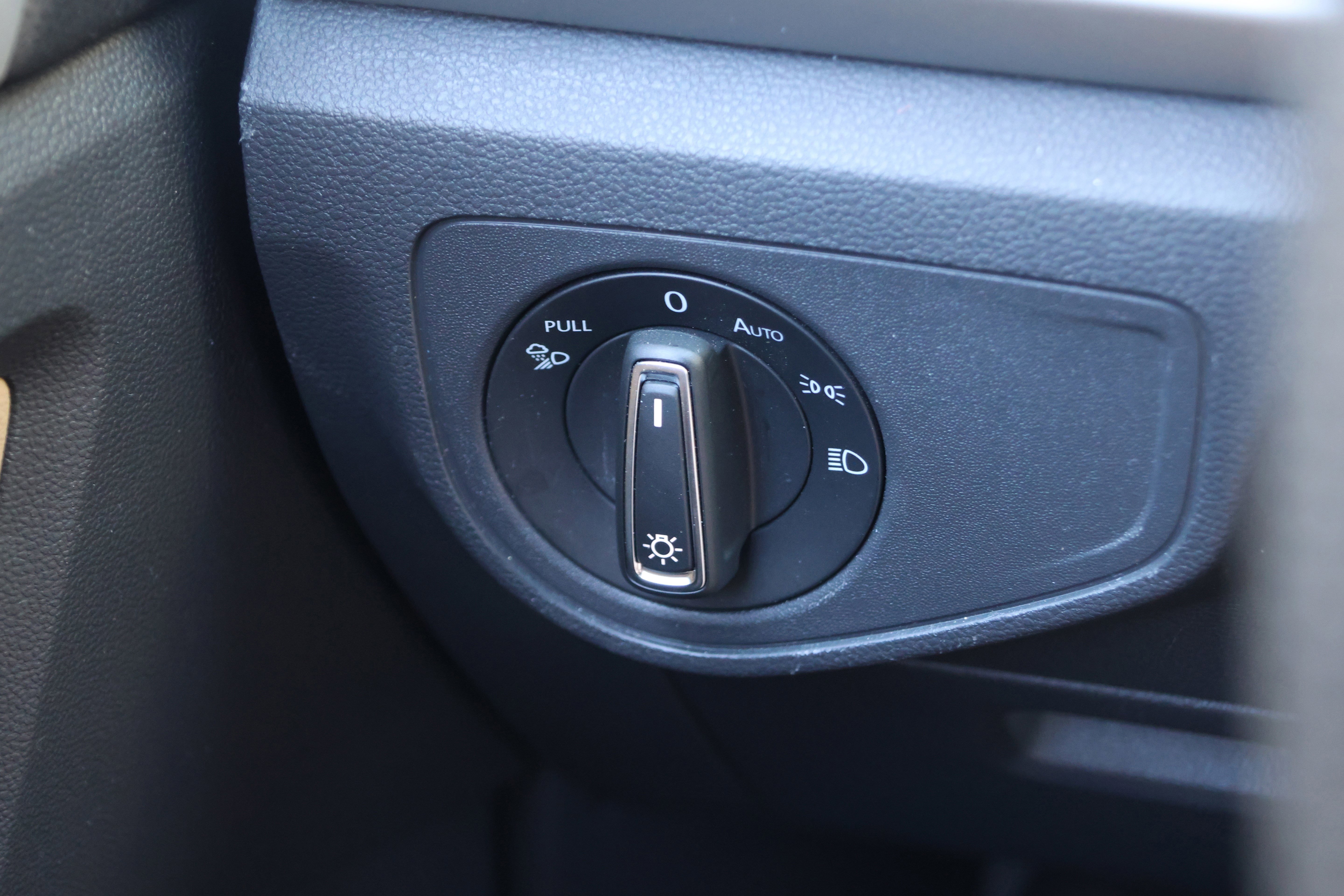Used 2021 Volkswagen Atlas Cross Sport SE FWD image 14