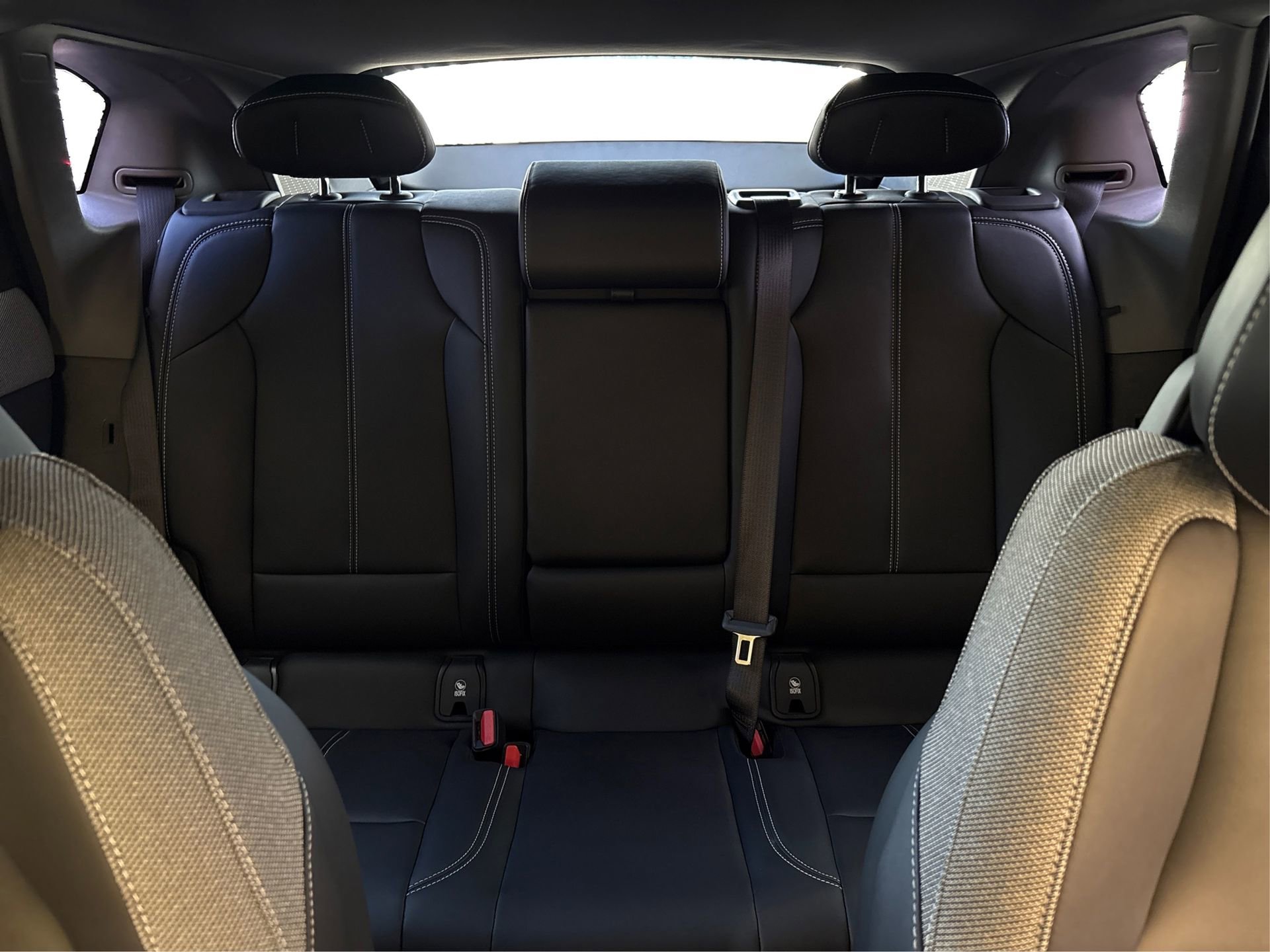 New 2025 Cadillac Optiq Sport 1 w/ LPO, ONYX Package image 17