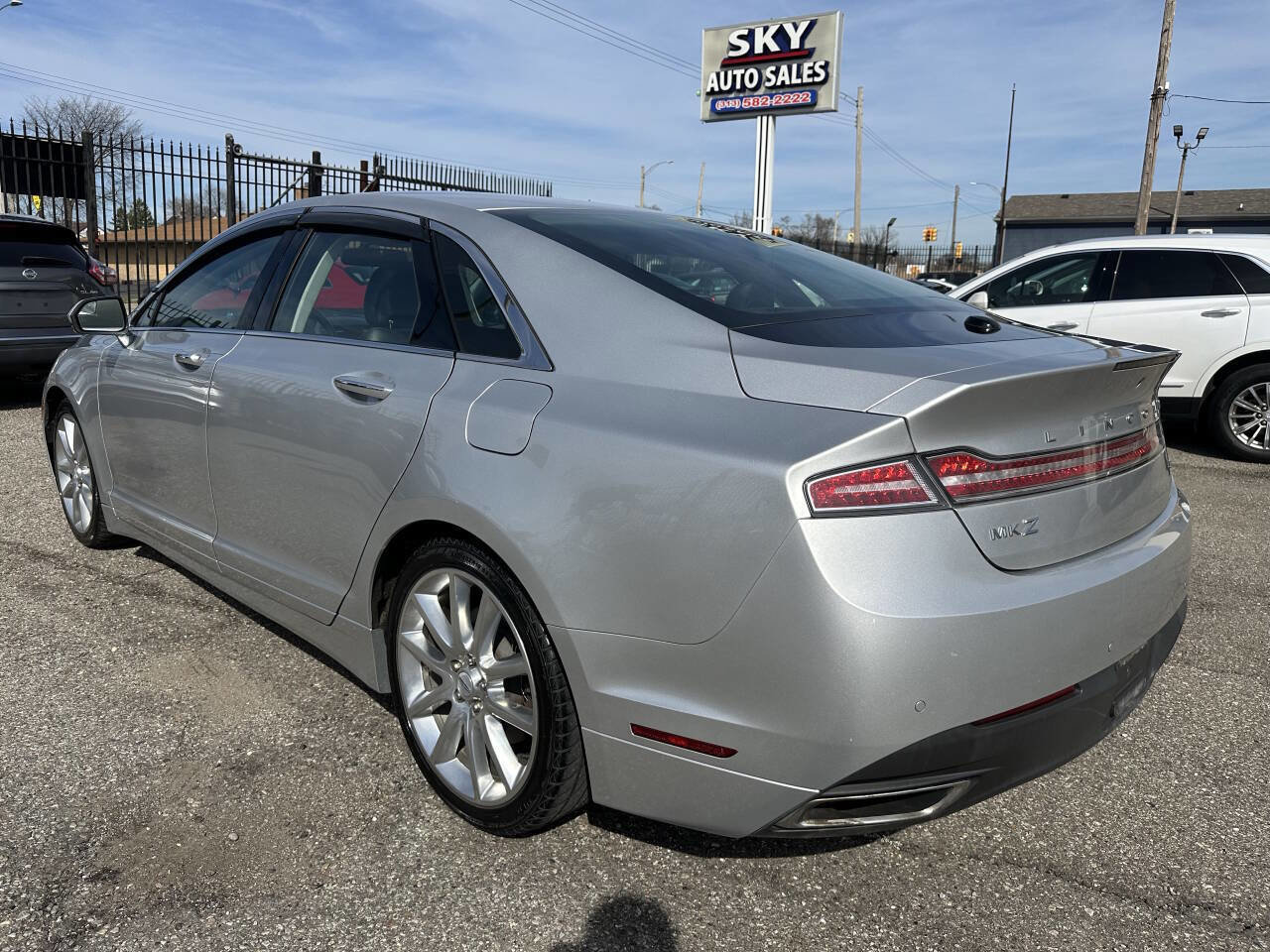 Used 2016 Lincoln MKZ w/ Equipment Group 200A Select FWD image 13