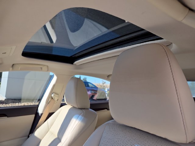 Used 2016 Lexus ES 350 w/ Luxury Package w/Wood Trim FWD image 9