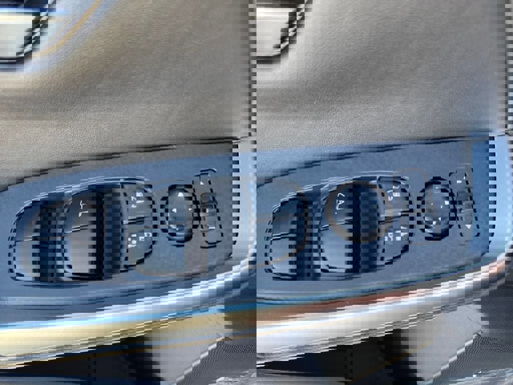 New 2025 Nissan Sentra SR w/ SR Premium Package image 18