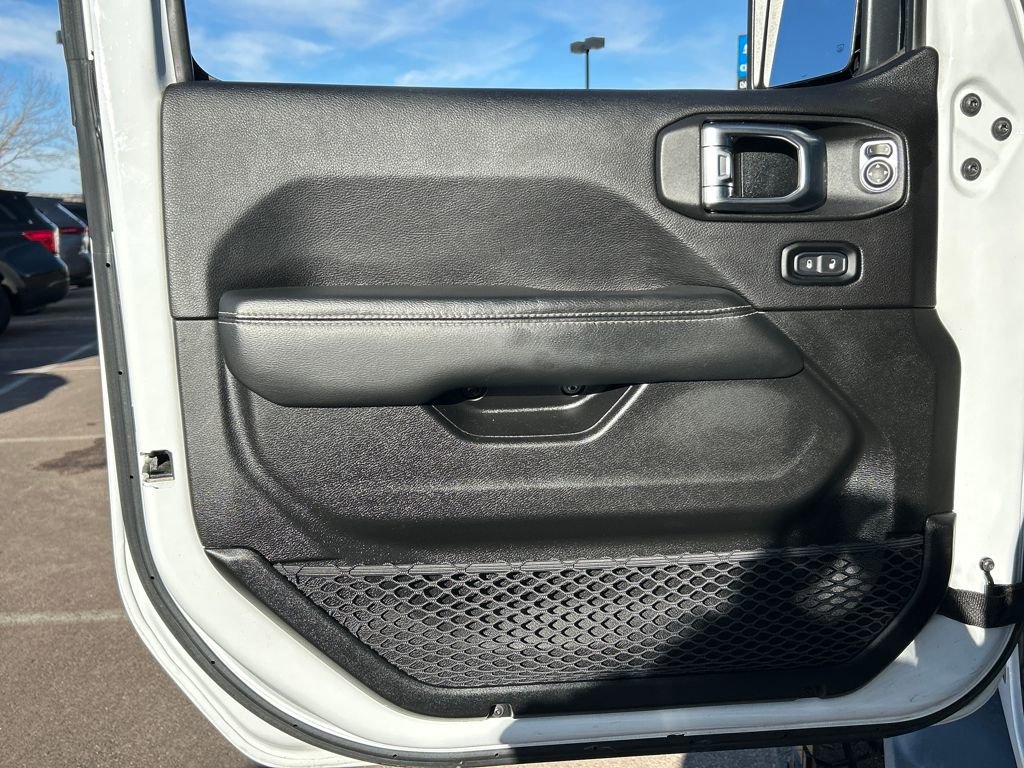 Used 2020 Jeep Gladiator Overland image 17