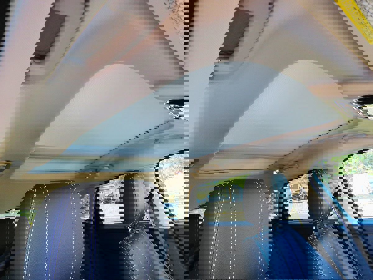 Used 2019 Land Rover Range Rover Velar S image 15