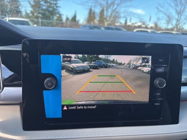 New 2025 Volkswagen Taos SEL image 18