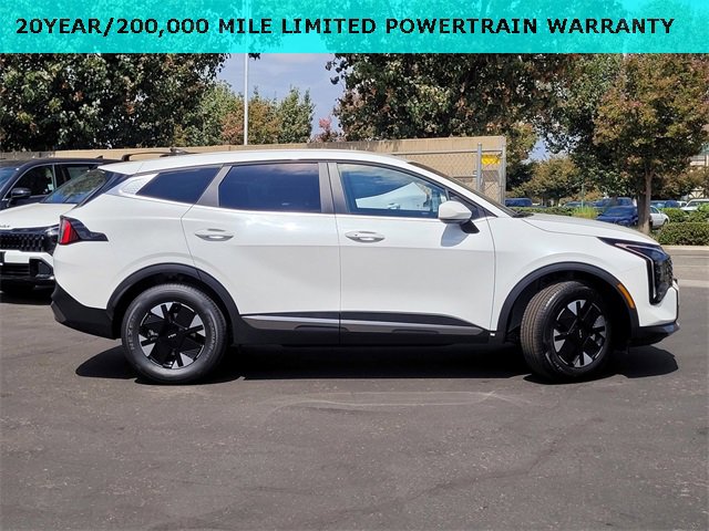 New 2026 Kia Sportage LX image 3