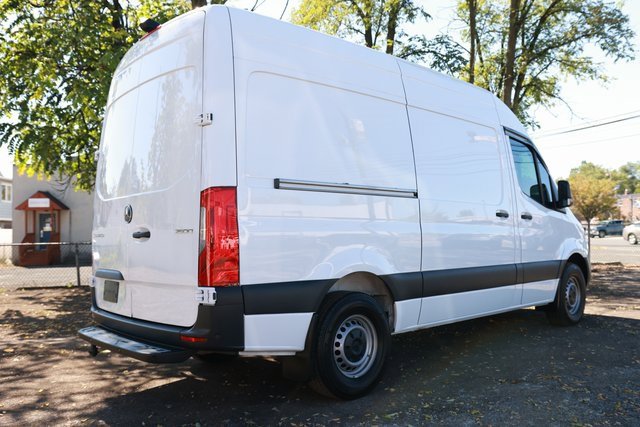 Used 2023 Mercedes-Benz Sprinter 144 Cargo image 7