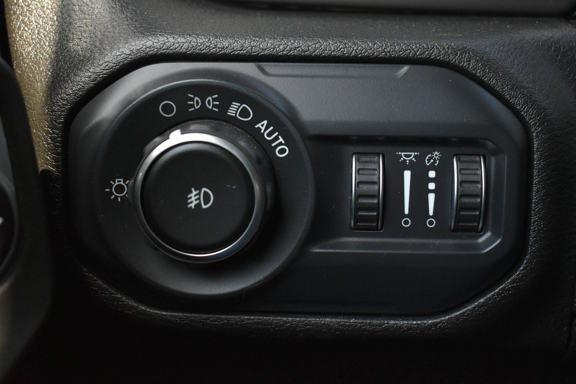 Used 2018 Jeep Wrangler Unlimited Rubicon AWD/4WD image 15