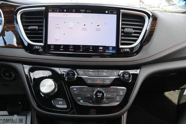 New 2023 Chrysler Pacifica Pinnacle FWD image 20