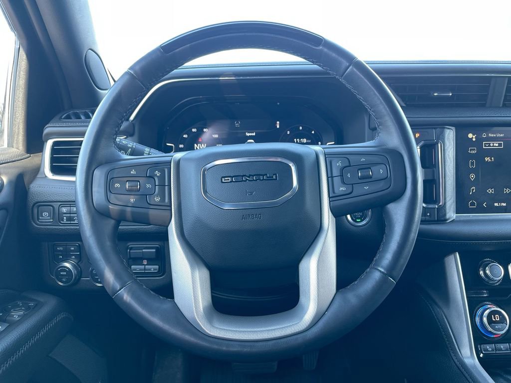 Used 2023 GMC Yukon XL Denali w/ Denali Reserve Package AWD/4WD image 17