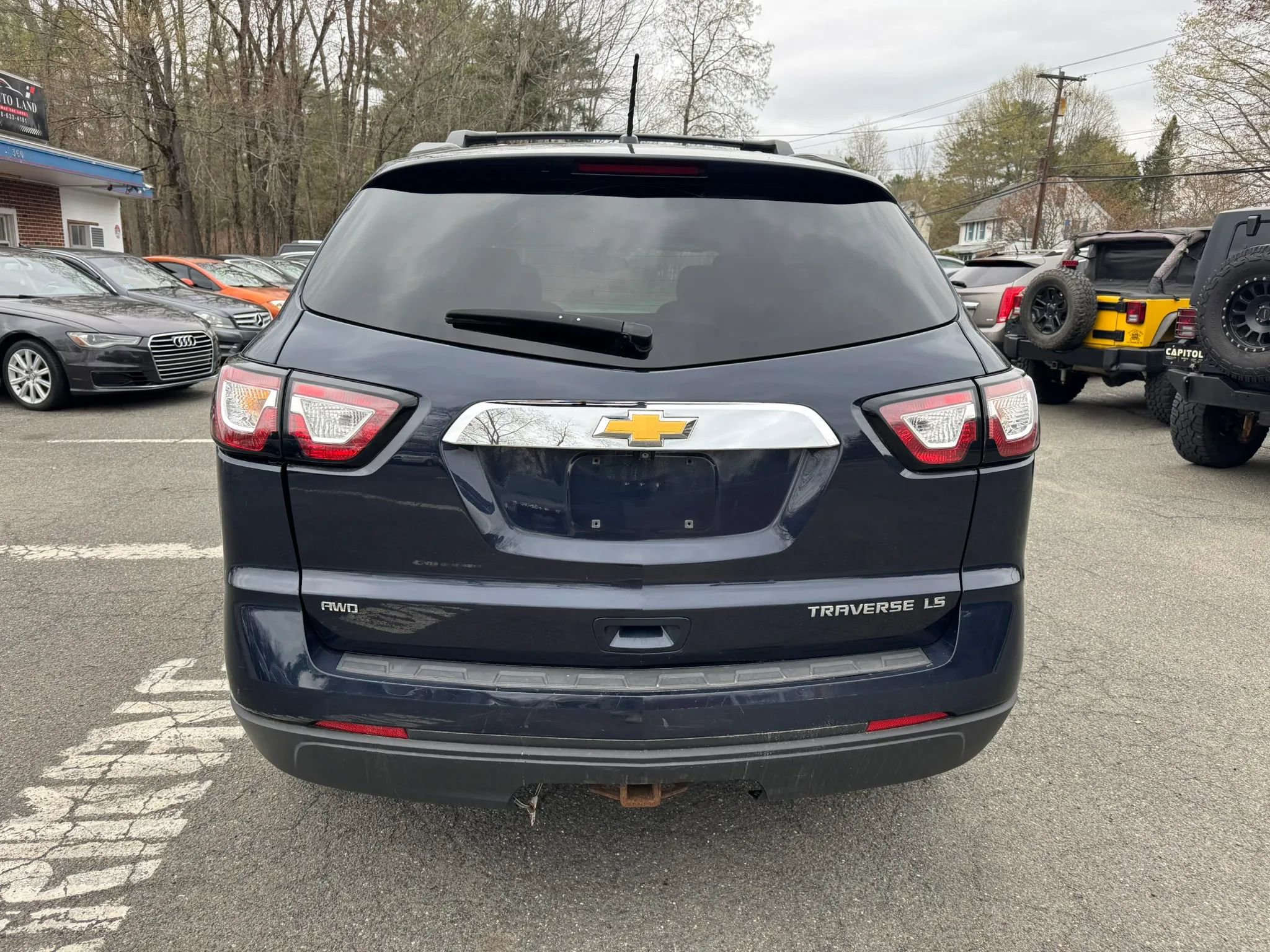 Used 2015 Chevrolet Traverse LS AWD/4WD image 4