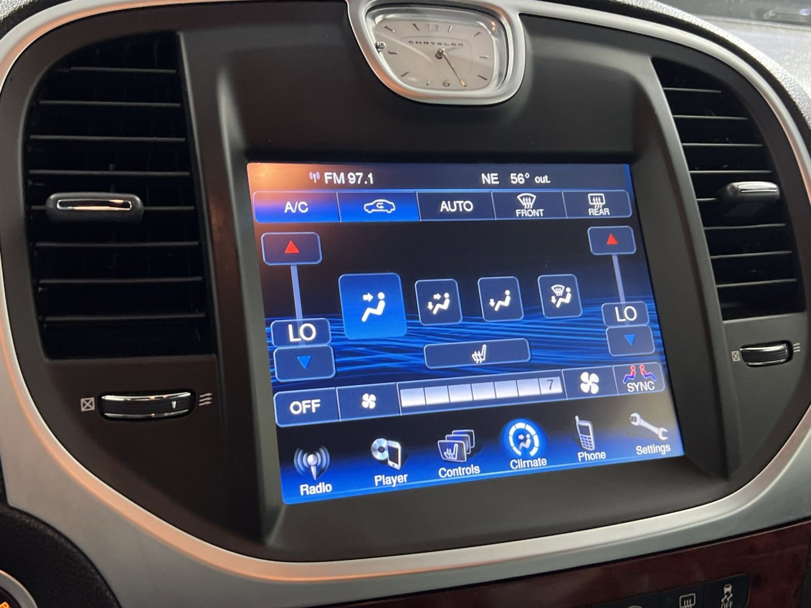 Used 2012 Chrysler 300 Limited image 21