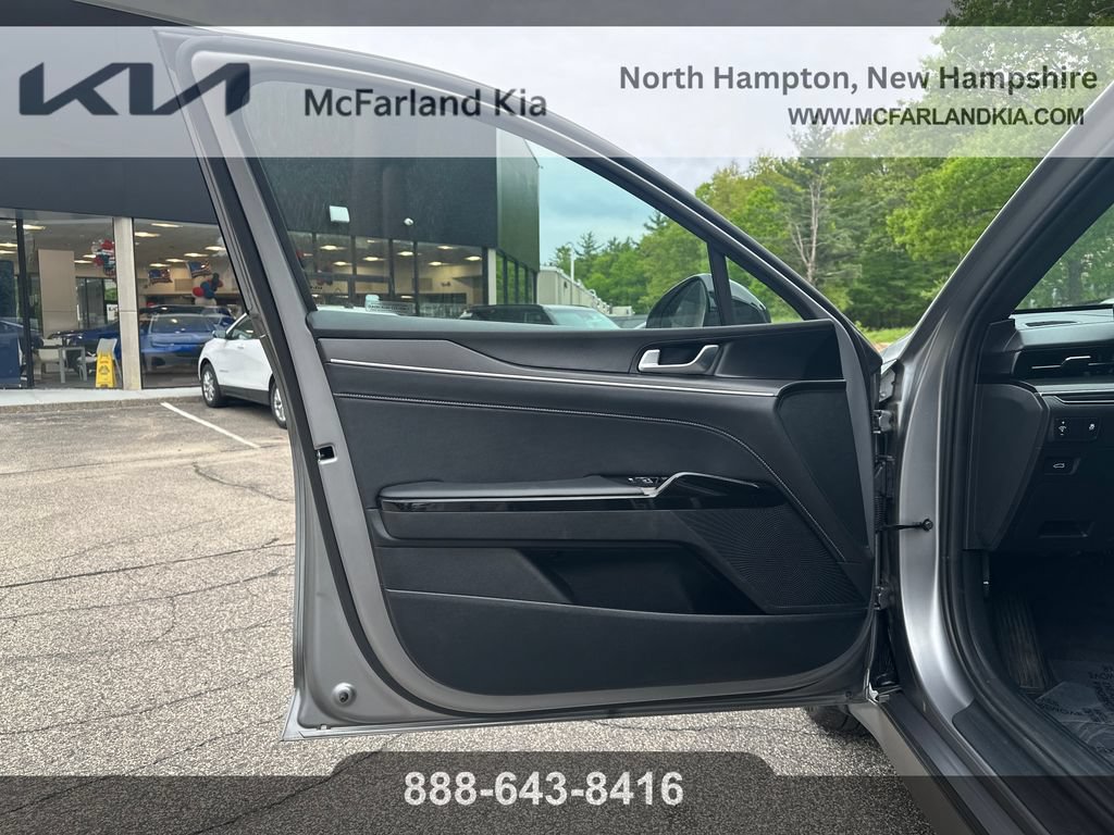 Used 2025 Kia K5 GT-Line AWD/4WD image 11